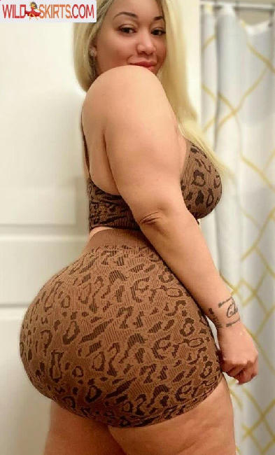 Curvyredbone / curvyred / therealshannon_m nude OnlyFans, Instagram leaked photo #3