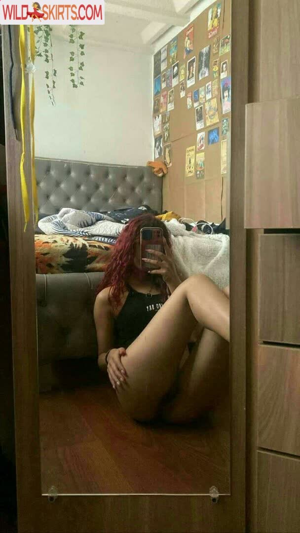 Cutebunnyred nude leaked photo #11