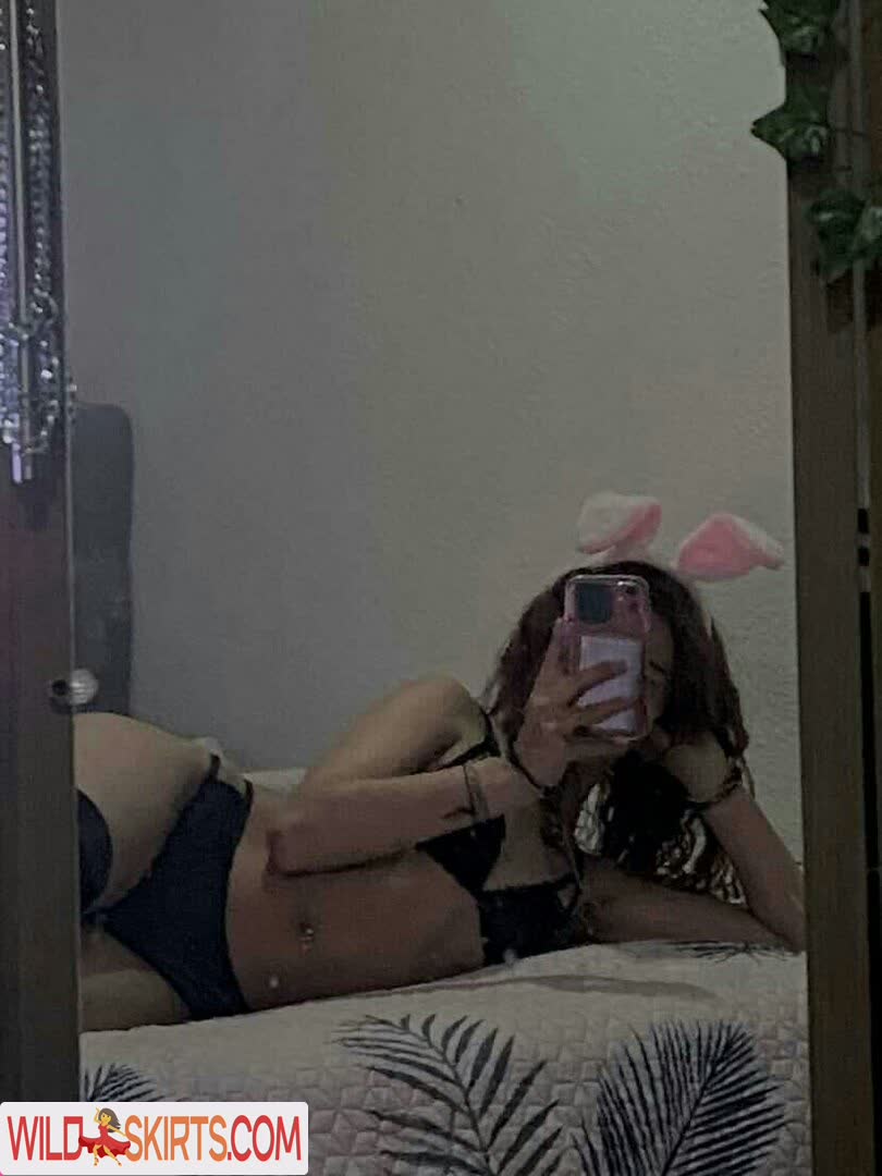 Cutebunnyred nude leaked photo #14