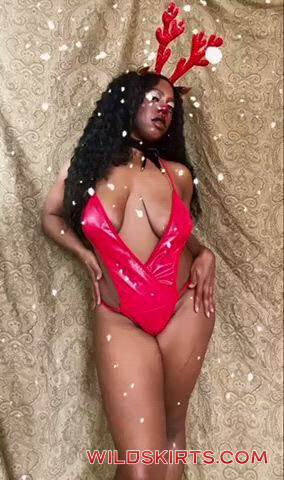 chamillesymone / chamillesymone / queeniesmoke nude OnlyFans leaked video #29