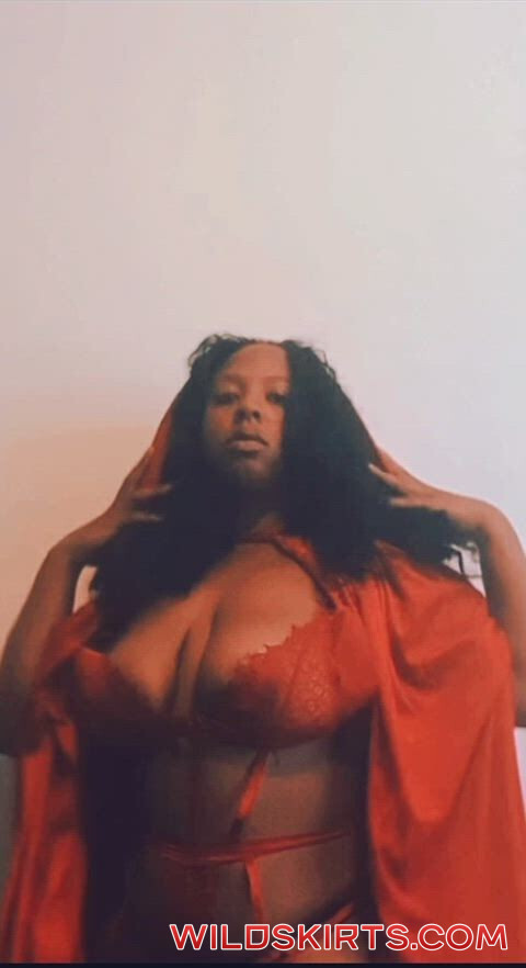 chamillesymone / chamillesymone / queeniesmoke nude OnlyFans leaked video #42