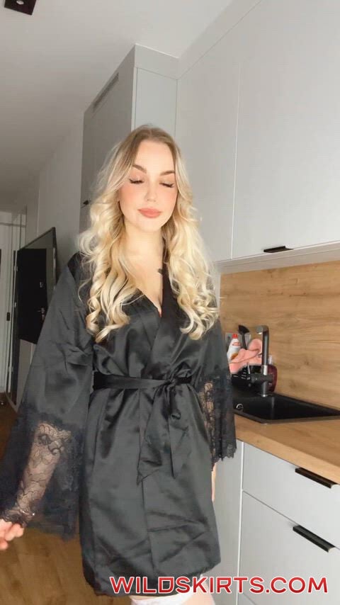 powderyrosee / cuteblondiemaya / powderyrosee nude OnlyFans leaked photo