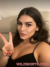 Isabella 🍒 avatar