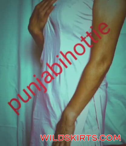 Punjabihottie nude leaked photo #2