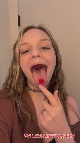 Hot_You663 / heathiemc_ / sophiasun nude OnlyFans, Instagram leaked video #37