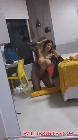 pocahontasldn / virginjuliamiami / pocahontasldn nude OnlyFans leaked video #40