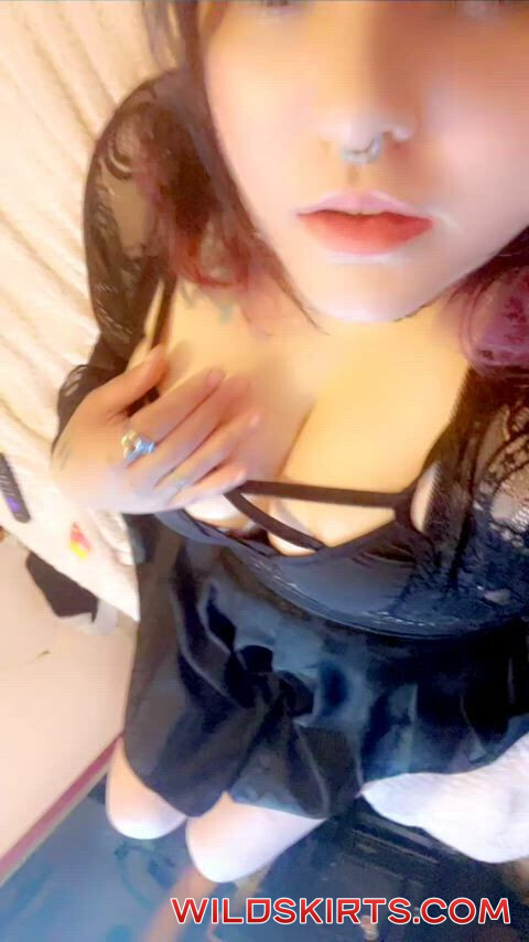 Princess Ember / xoxo.ember / holybatshit-ember nude OnlyFans leaked photo #8