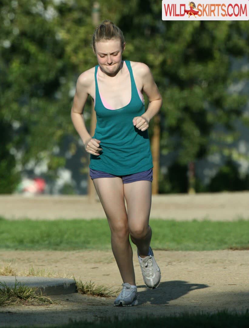 Dakota Fanning nude leaked photo #154