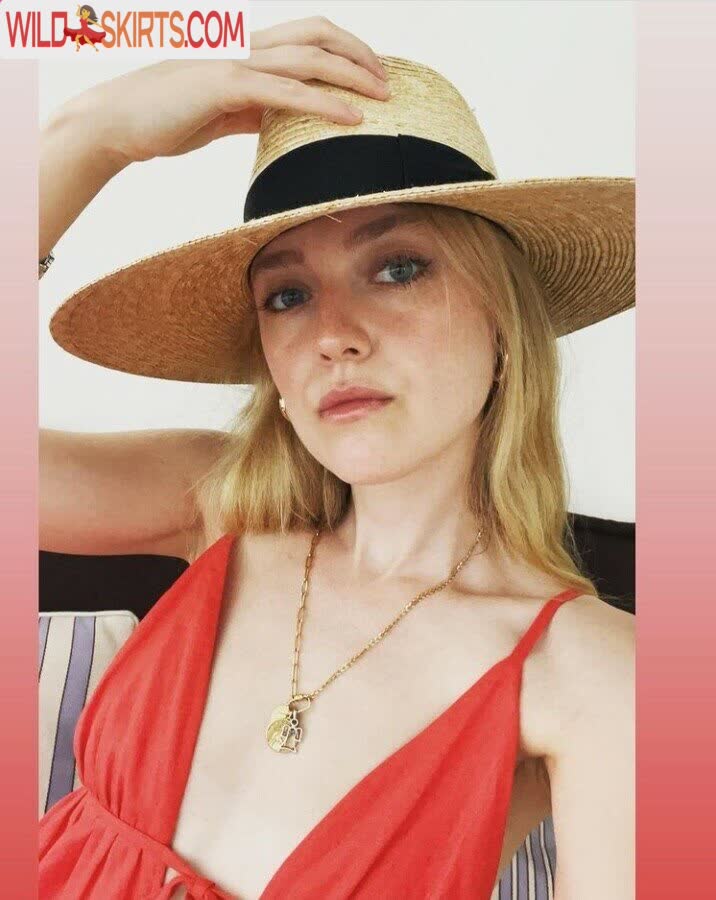 Dakota Fanning / dakotafanning nude Instagram leaked photo #5