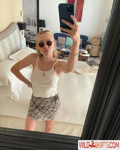 Dakota Fanning / dakotafanning nude Instagram leaked photo #114