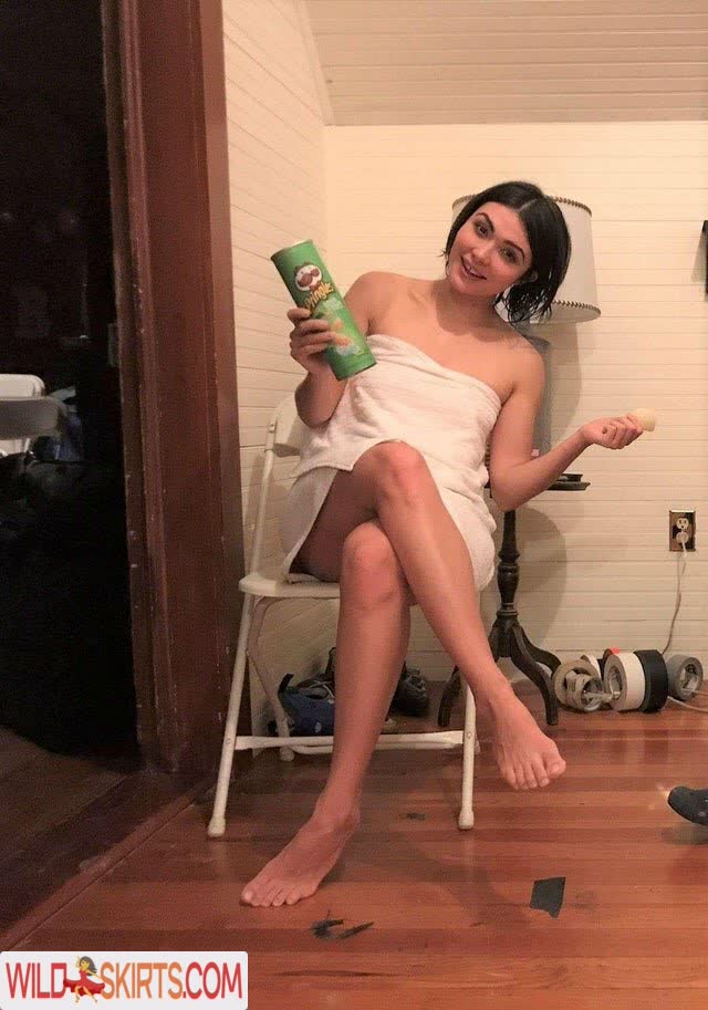 Daniella Pineda nude leaked photo #45