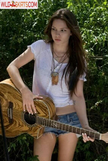 Daveigh Chase nude leaked photo #11