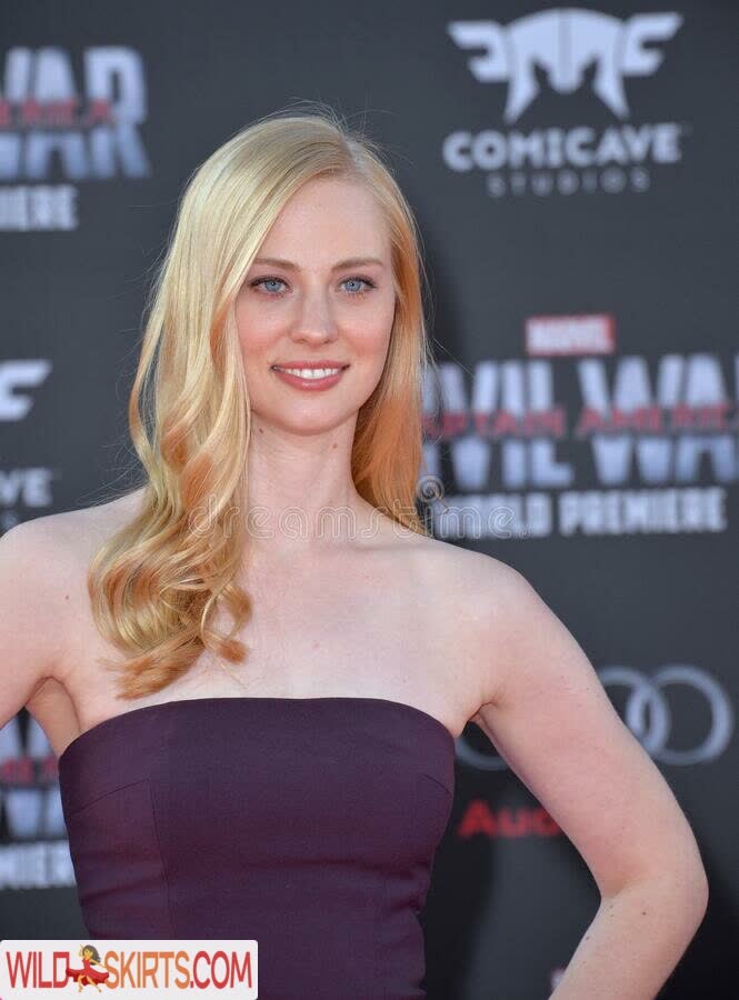 Deborah Ann Woll nude leaked photo #133