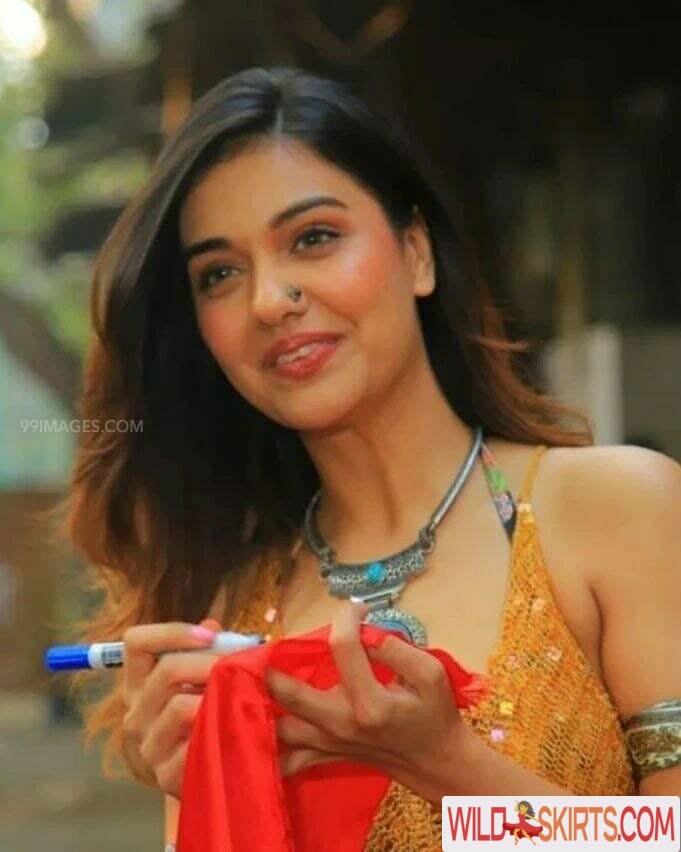 Divya Agarwal nude leaked photo #12