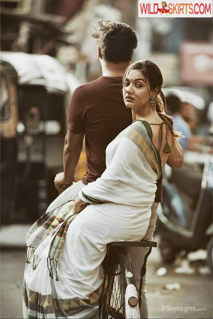 Divya Agarwal nude leaked photo #34