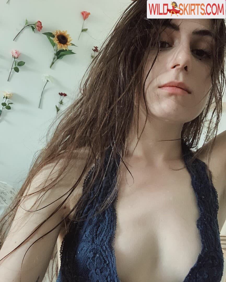 Dodie Clark nude leaked photo #28