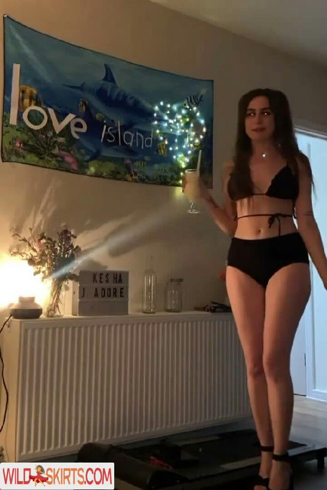 Dodie Clark / doddleoddle nude Instagram leaked photo #3