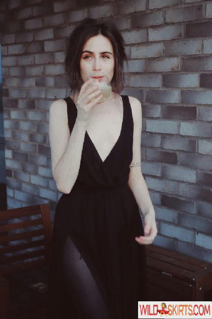 Dodie Clark / doddleoddle nude Instagram leaked photo #24