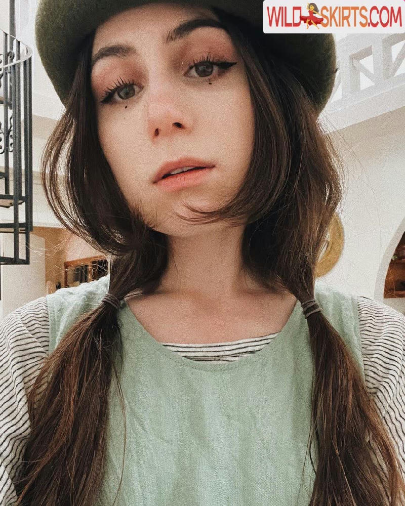 Dodie Clark / doddleoddle nude Instagram leaked photo #18