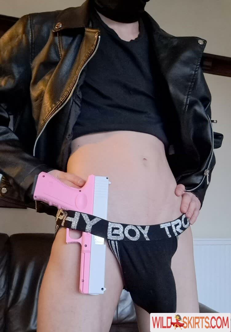 Dom_Boi_Fem_Boi nude leaked photo #25