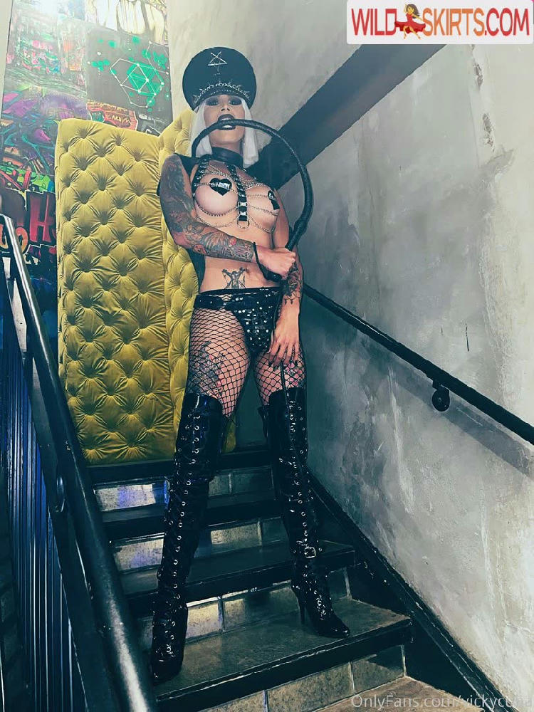 Domina Vicky / dominavicky / vickycuba / victoriaglez666 nude OnlyFans, Instagram leaked photo #15