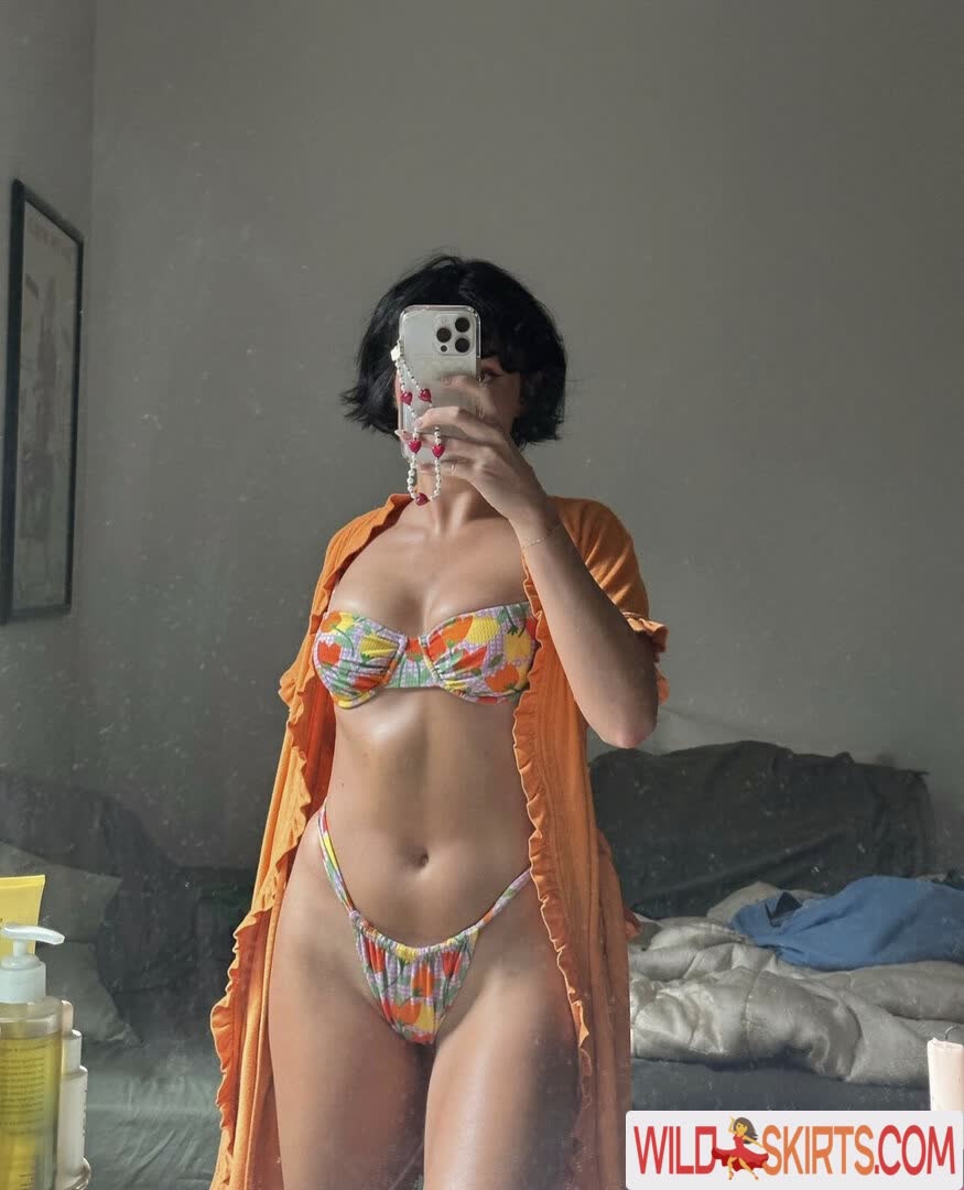 Ebcjpg / lilybchapman nude Instagram leaked photo