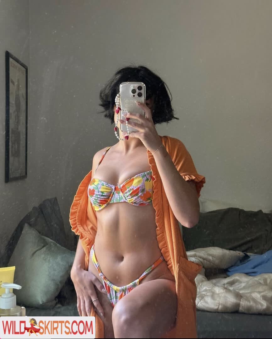 Ebcjpg / lilybchapman nude Instagram leaked photo #1