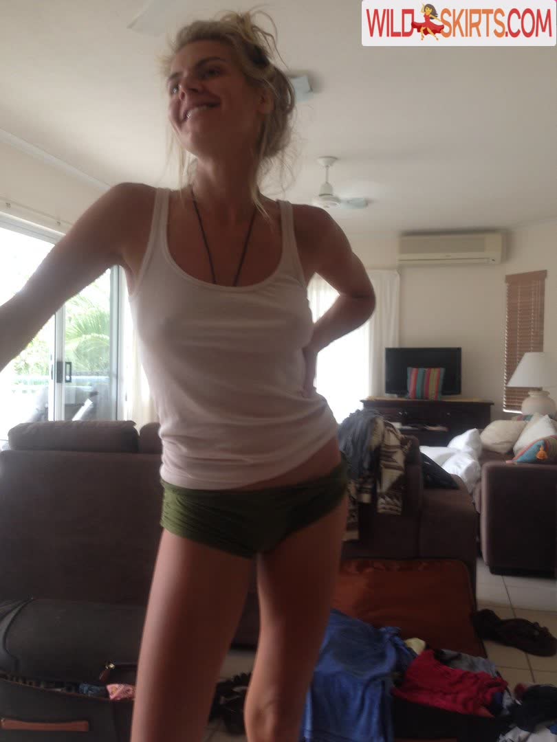 Eliza Coupe nude leaked photo #5