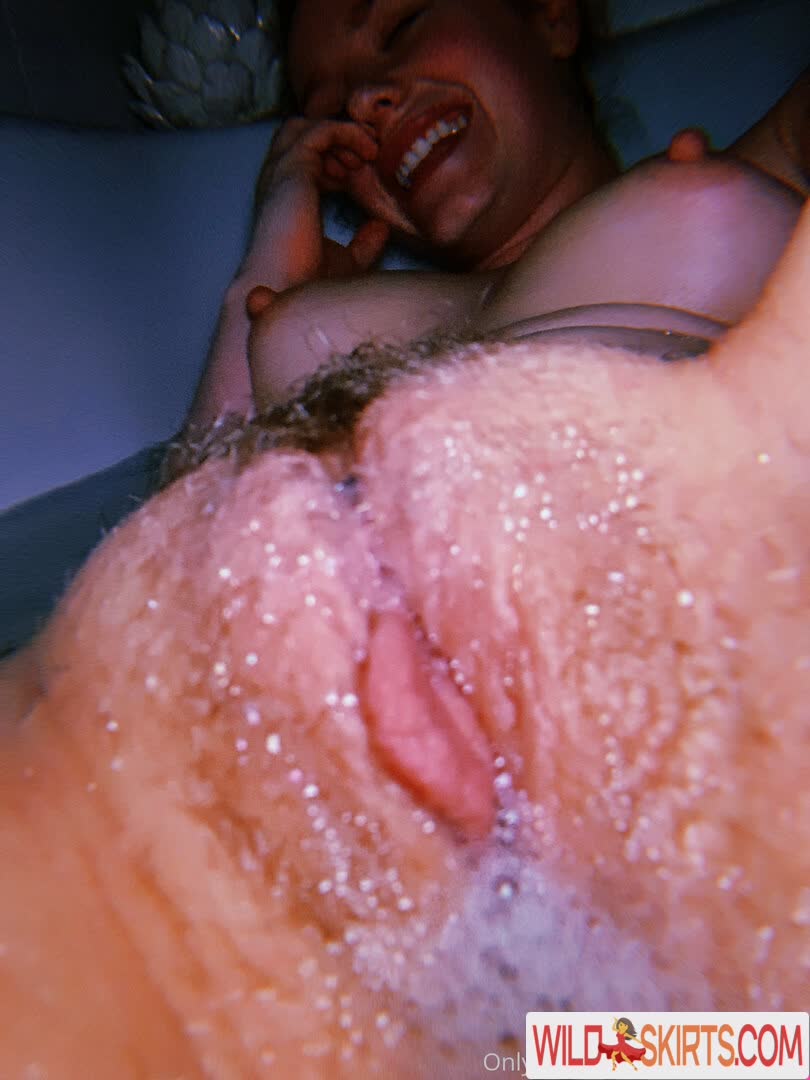 Ella Hughes / EllaHughesXXX / hughesthatgurl nude OnlyFans, Instagram leaked photo #5