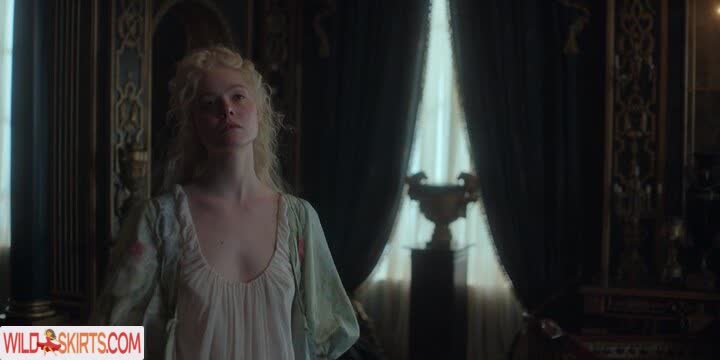 Elle Fanning / ellefanning nude Instagram leaked photo #10