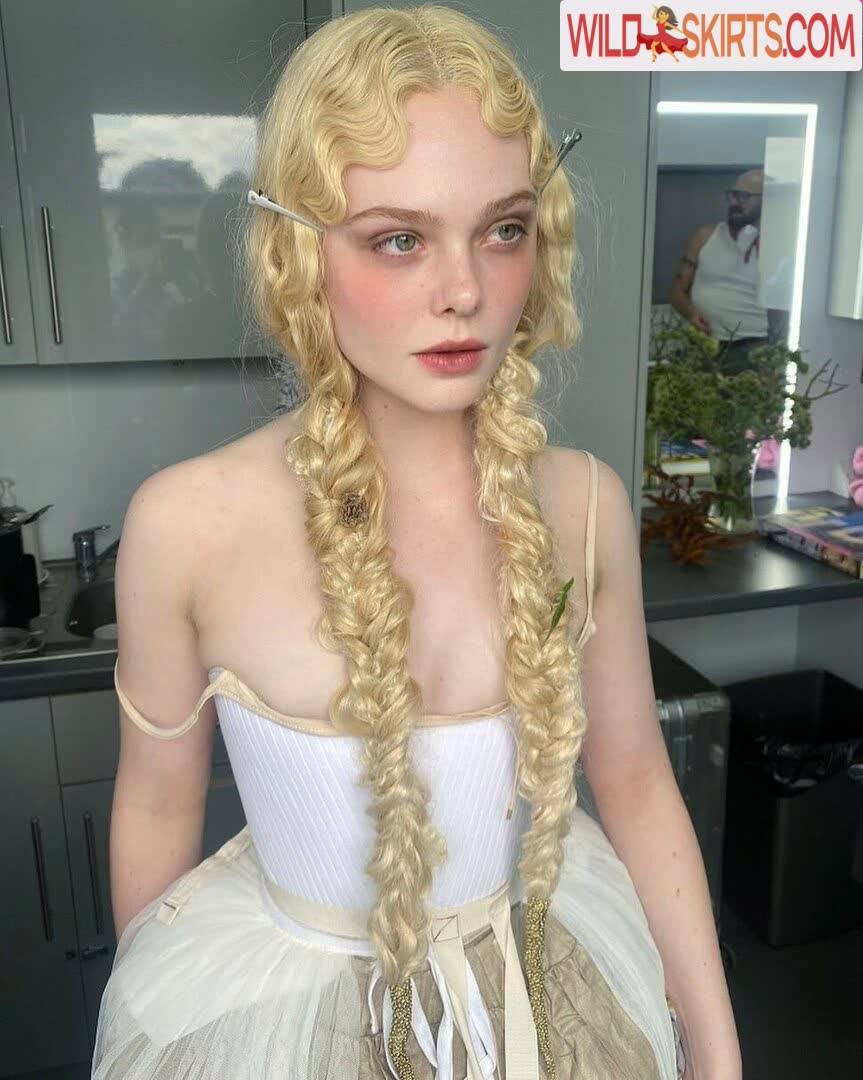 Elle Fanning / ellefanning nude Instagram leaked photo #22