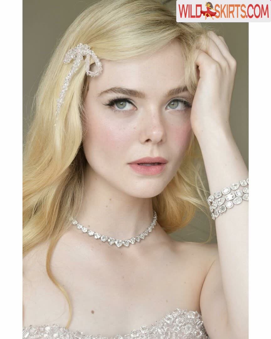 Elle Fanning / ellefanning nude Instagram leaked photo #6