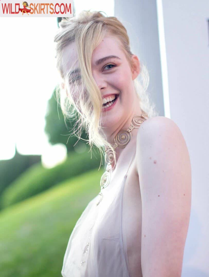 Elle Fanning / ellefanning nude Instagram leaked photo