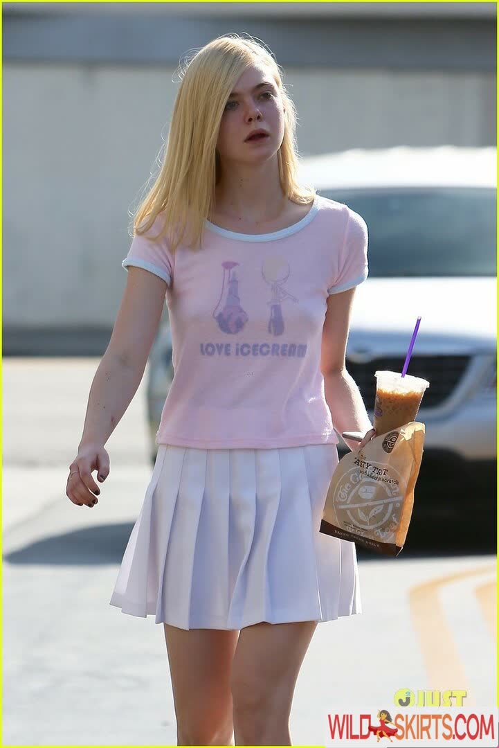 Elle Fanning / ellefanning nude Instagram leaked photo #17