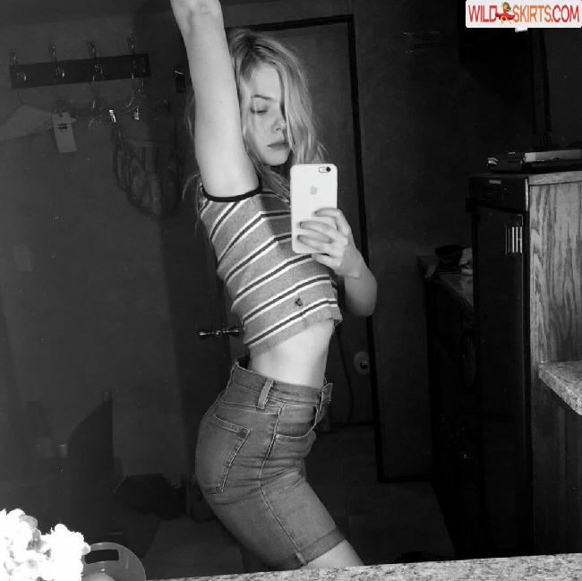 Elle Fanning / ellefanning nude Instagram leaked photo #519