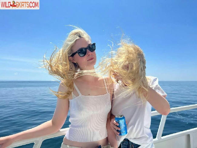 Elle Fanning / ellefanning nude Instagram leaked photo #547