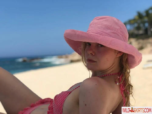 Elle Fanning / ellefanning nude Instagram leaked photo #24