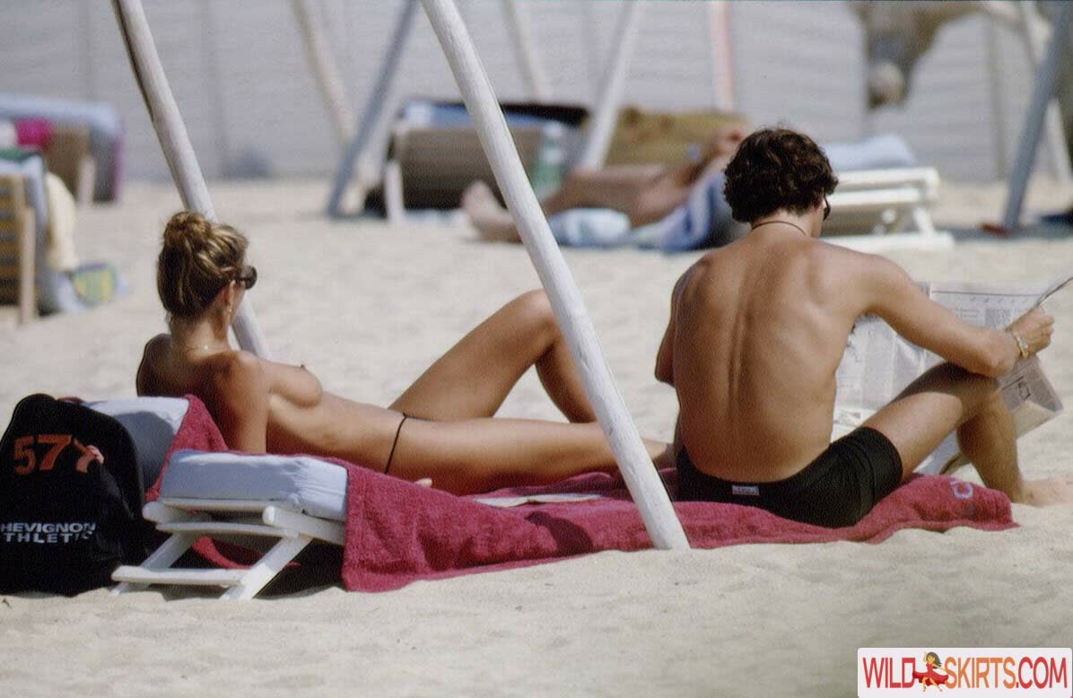 Elle Macpherson / ellemacpherson nude Instagram leaked photo #16