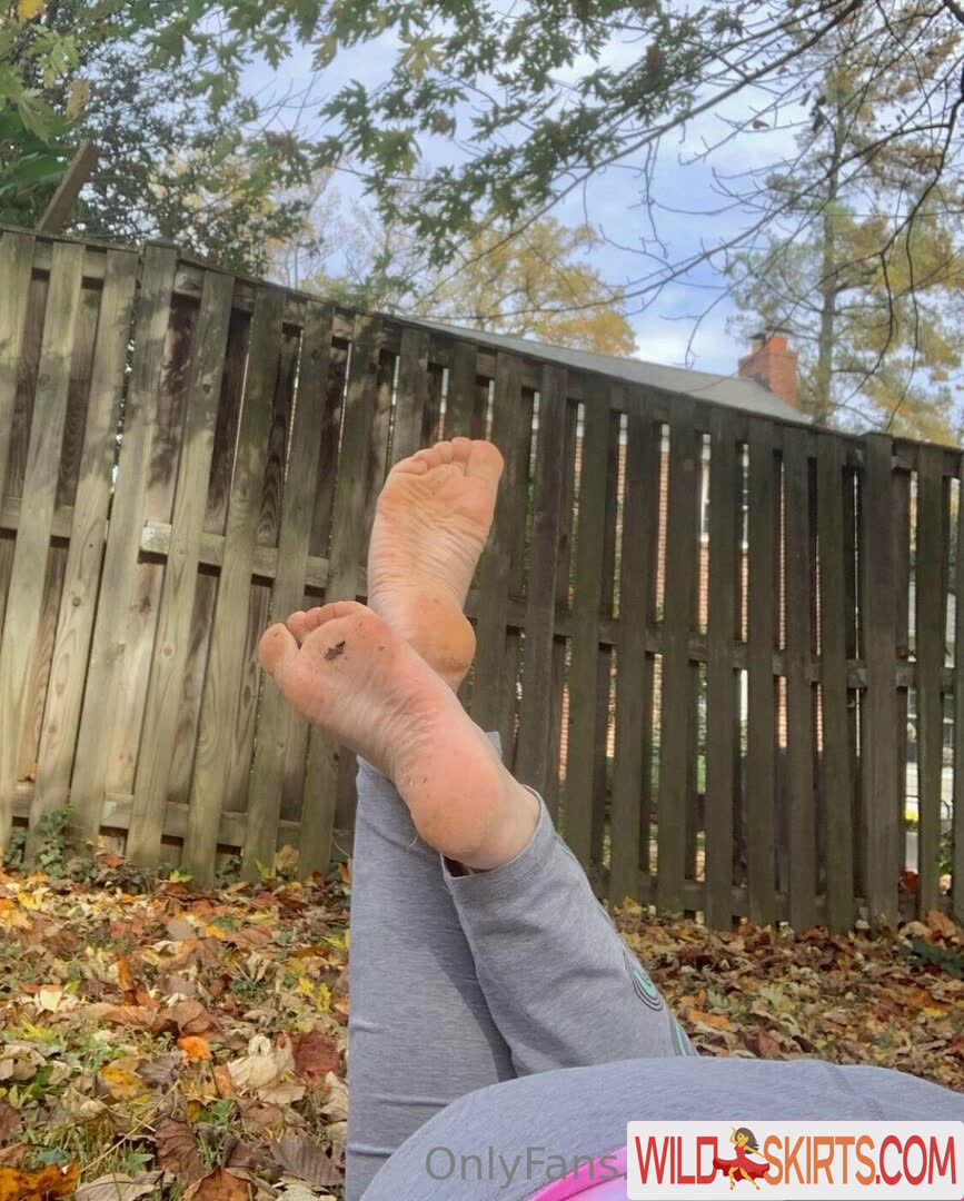 ellesfeet8 nude OnlyFans leaked photo #9