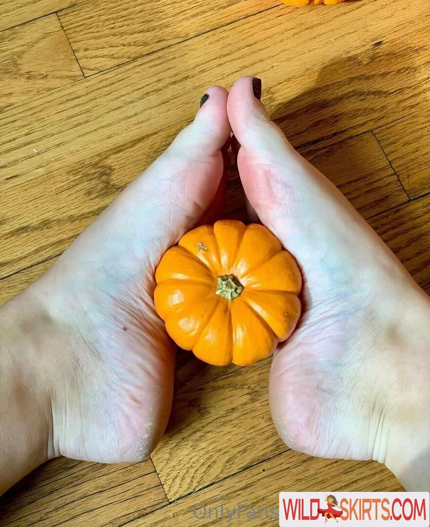 Ellesfeet8 nude leaked photo #2