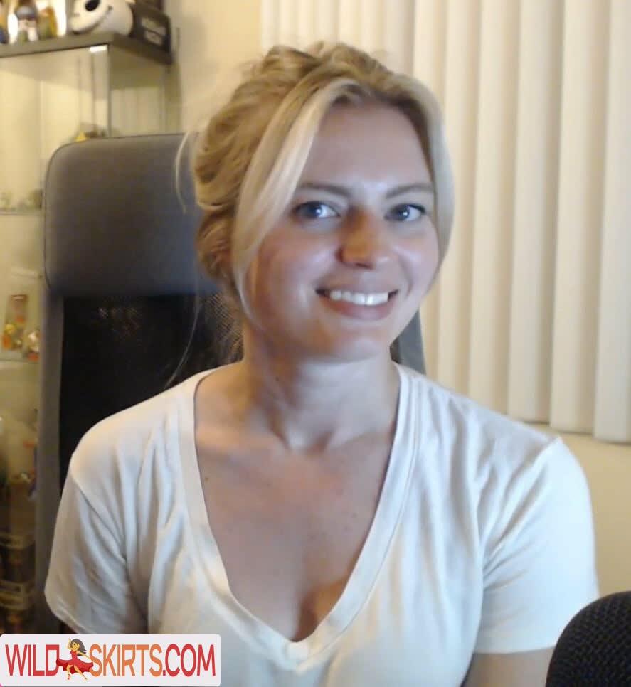 Elyse Willems nude leaked photo #114