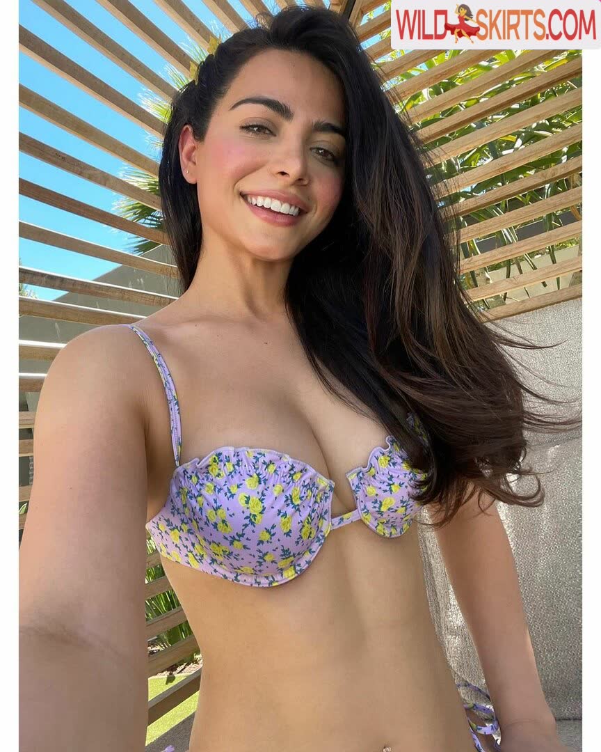 Emeraude Toubia / emeraude nude Instagram leaked photo #11