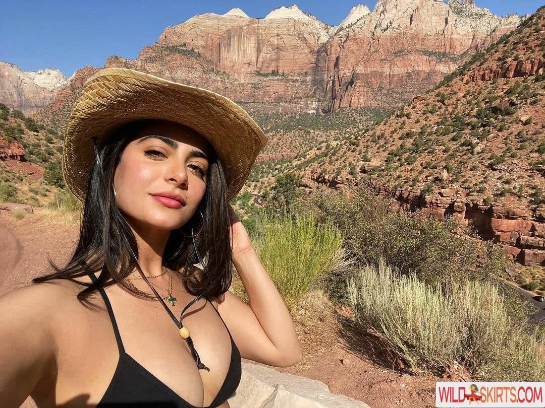 Emeraude Toubia / emeraude nude Instagram leaked photo #2