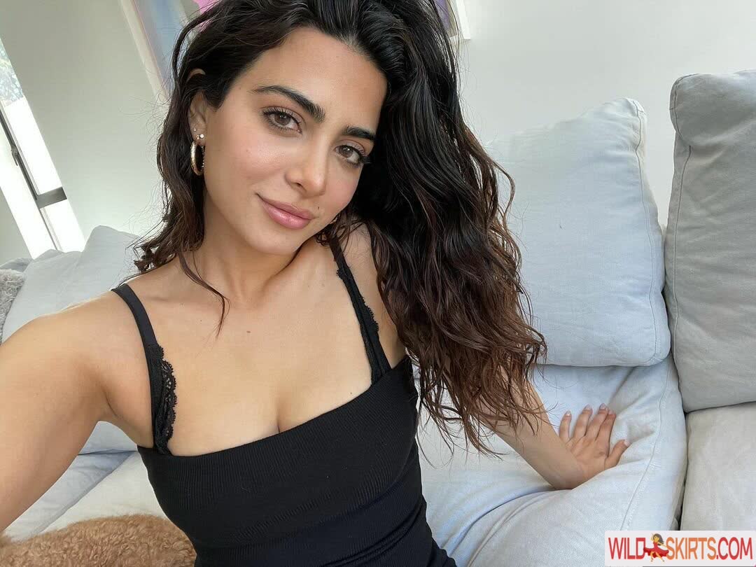 Emeraude Toubia / emeraude nude Instagram leaked photo #5