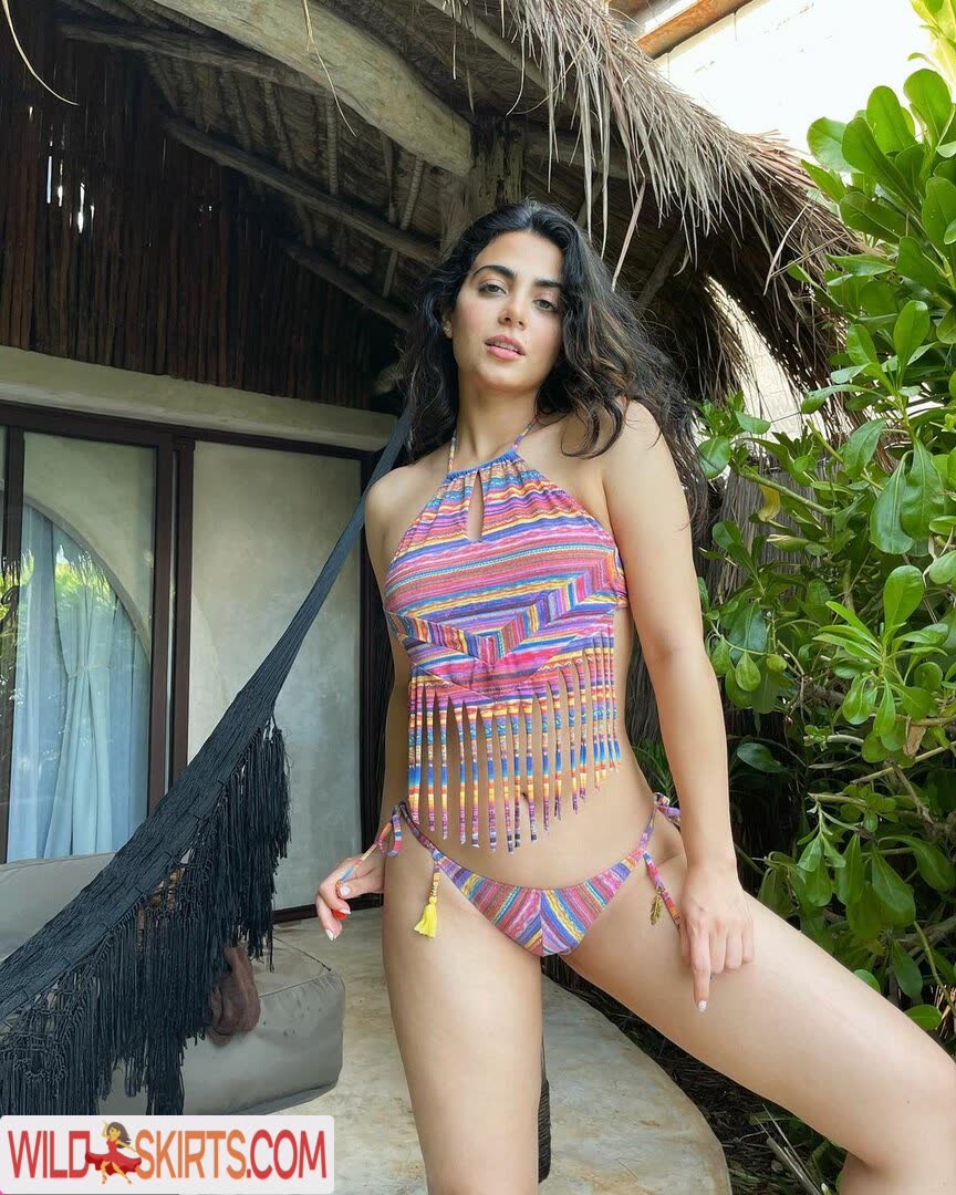 Emeraude Toubia / emeraude nude Instagram leaked photo #6