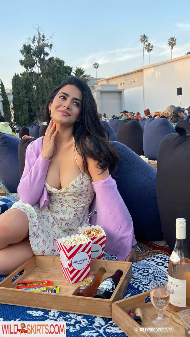 Emeraude Toubia / emeraude nude Instagram leaked photo #16