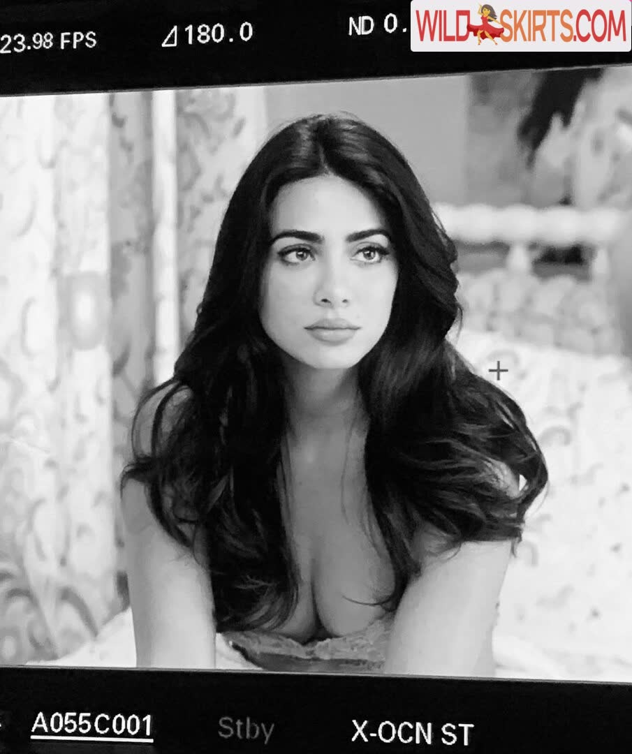 Emeraude Toubia nude leaked photo #74