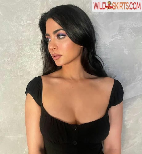 Emeraude Toubia / emeraude nude Instagram leaked photo #4