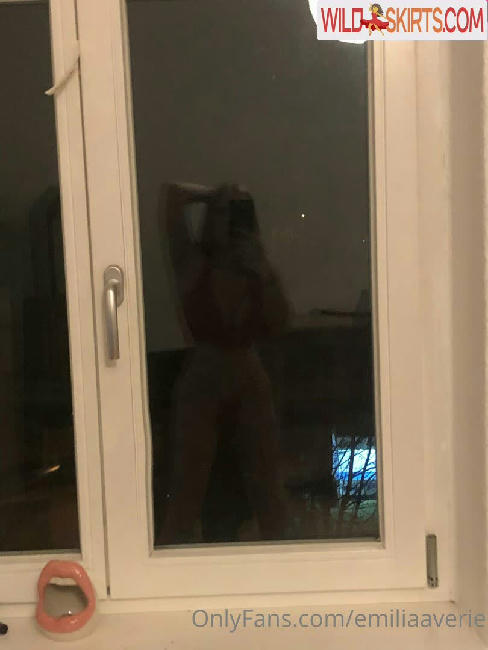 emiliaaverie / emiliaaverie / pemiliaavery nude OnlyFans, Instagram leaked photo #1