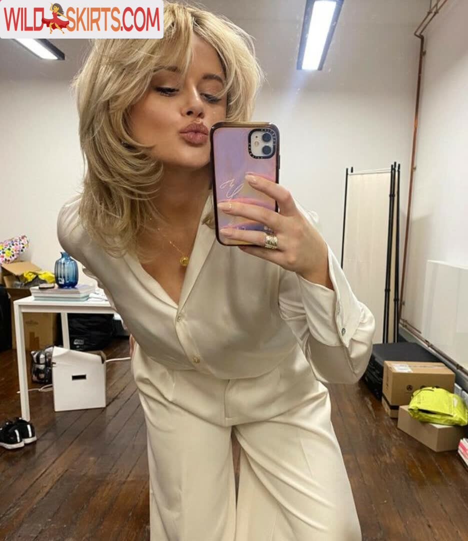 Emily Atack / emilyatack nude Instagram leaked photo #12